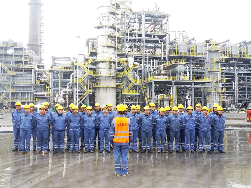 What kind of wrench is suitable for 3000Nm bolt preload force?